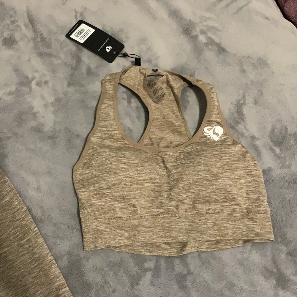 Women’s Best Set - Picture 2 of 4